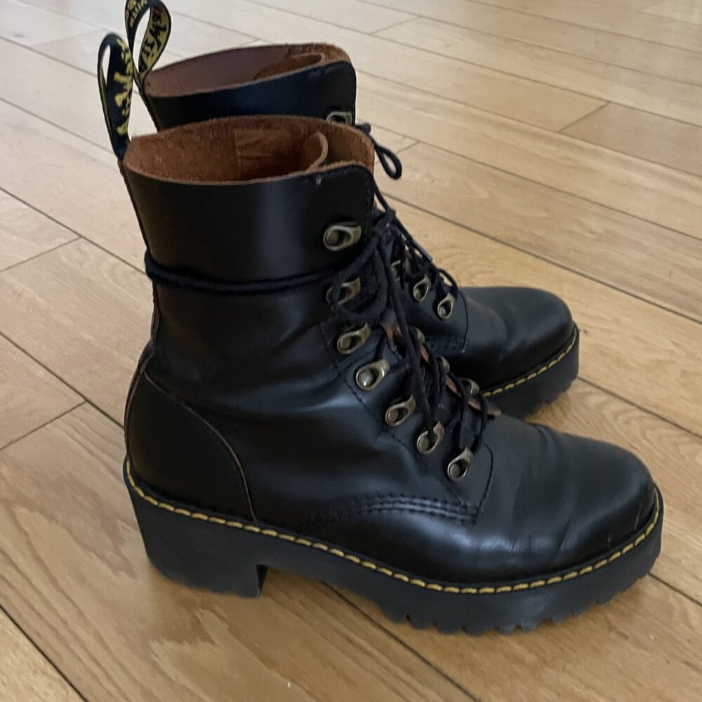 Dr. Martens Leona Vintage Smooth Women’s Black Leather, Lace-up Boots 10M